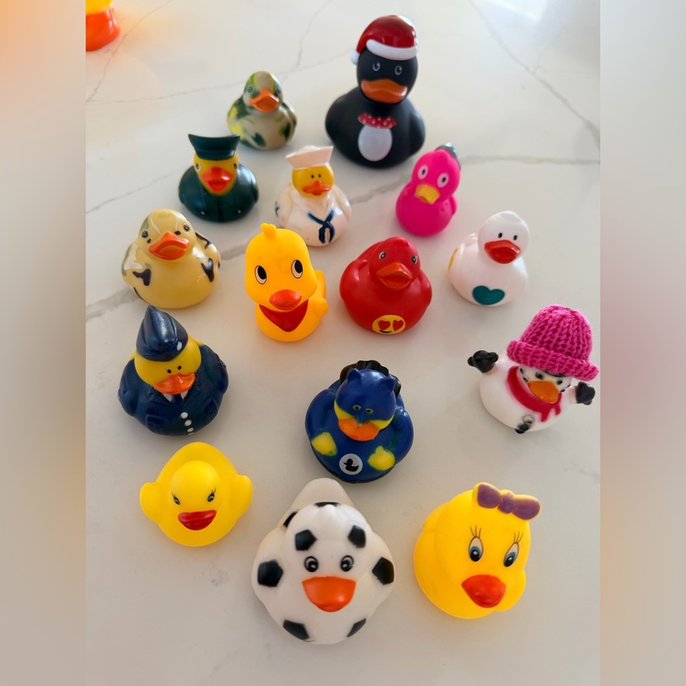 Colorful Rubber Ducks Various Sizes - Picture 10 of 12